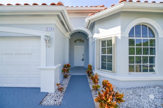 Building Photo - 5290 SW 134th Ave