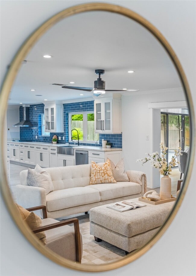 Building Photo - 9022 Quebec Dr