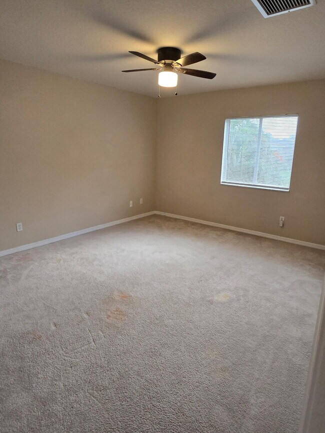 Building Photo - 1999 Newport Isles Blvd