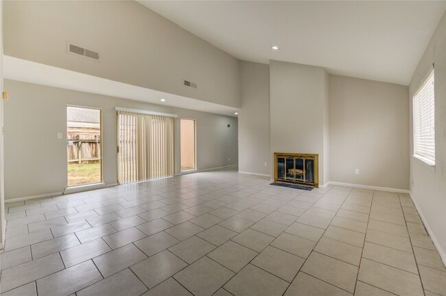 Building Photo - 12327 Fairmeadow Dr