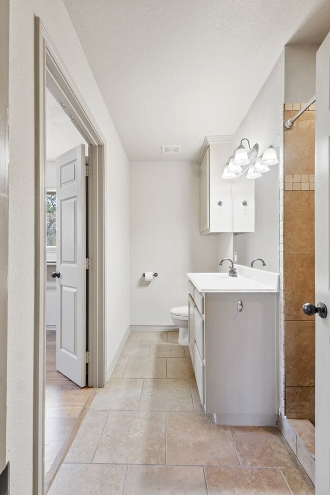 Building Photo - Decatur 3 Bedroom 2 Bathroom