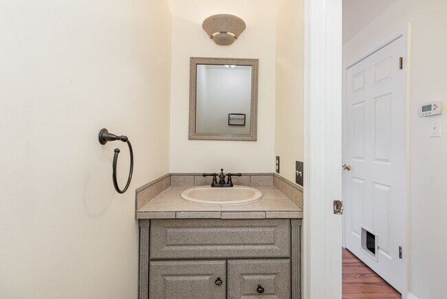 Building Photo - 6280 Spring Knoll Dr