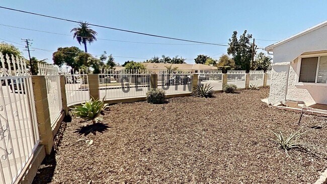 Building Photo - Upgraded 4Bd 2Ba Home