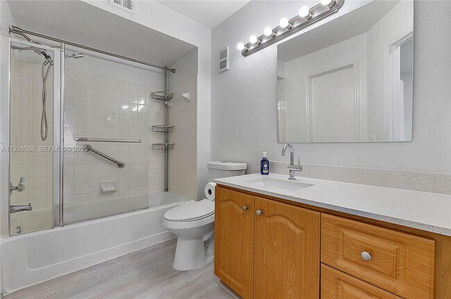 Building Photo - 12430 Vista Isles Dr