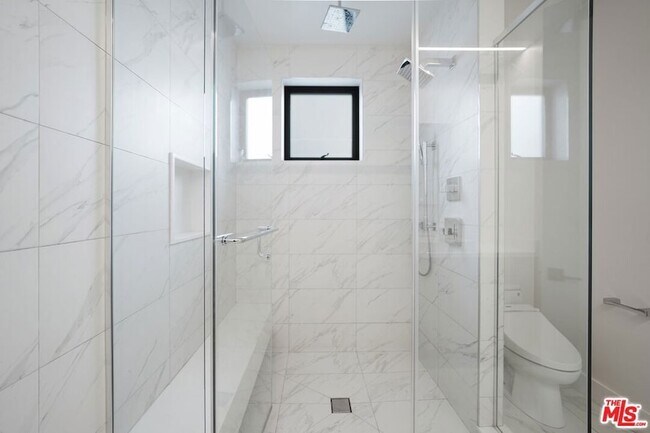 Building Photo - 735 N Gramercy Pl