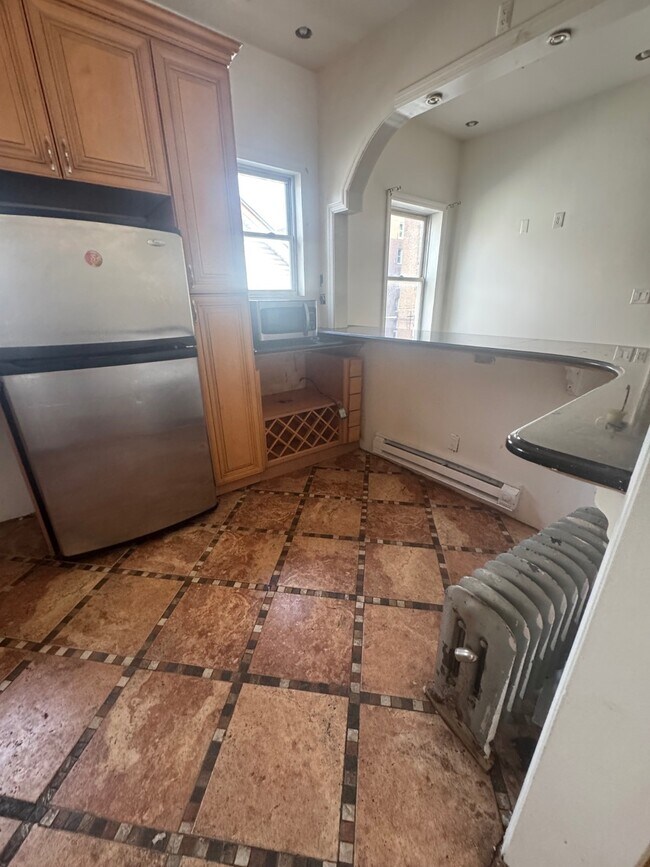 Building Photo - 1870 Harrison Ave