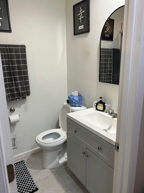 Building Photo - Adorable 2BR 1.5BA w/ Attached Garage • Yard in Roselawn