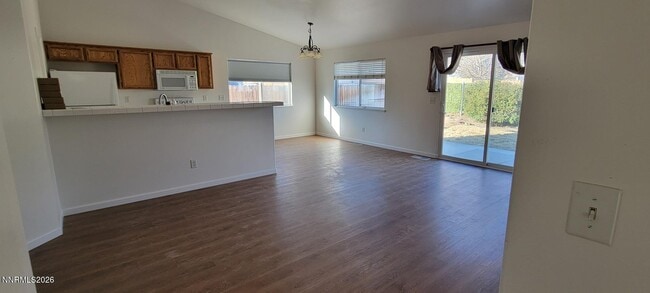 Building Photo - 2226 Ellice Wy