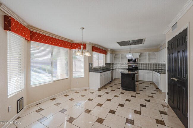 Building Photo - 16146 N 158th Ave