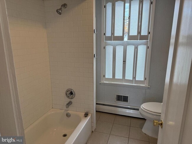 Building Photo - 328 Hutchinson Terrace