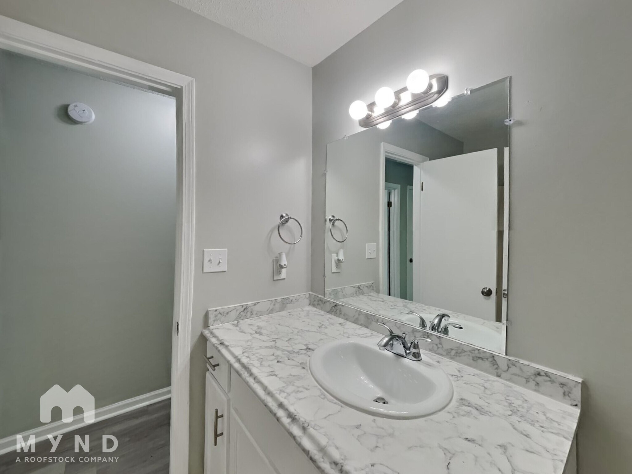Building Photo - 804 Pine Forest Cir