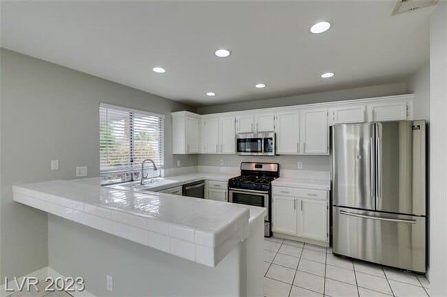 Building Photo - STUNNING 2 STORY HOME IN SUMMERLIN WITH POOL 89134