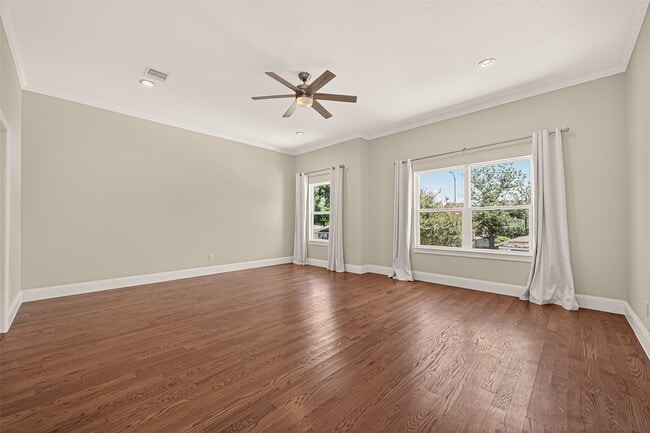 Building Photo - 2211 Silverbonnet St