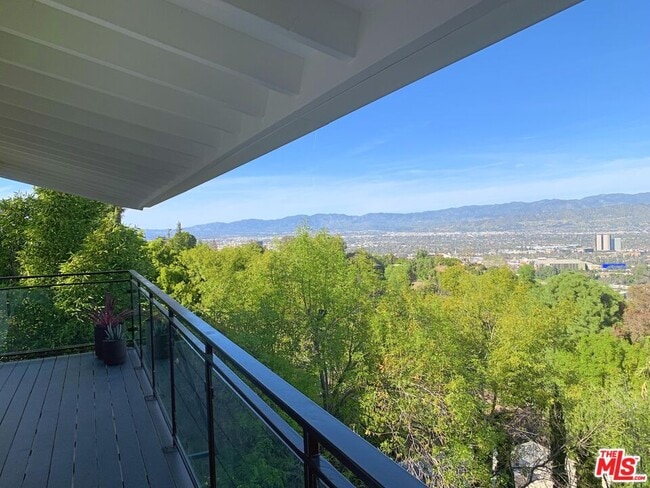 Building Photo - 7353 Pyramid Pl