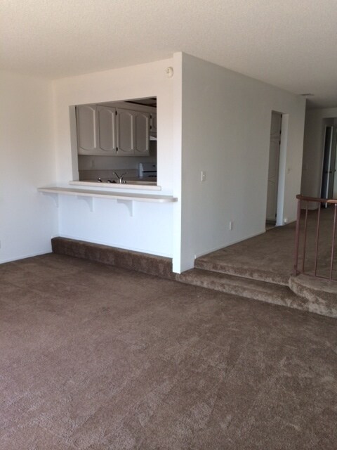 Building Photo - Tri-Level Seaview Condo with Amazing Ocean Views!