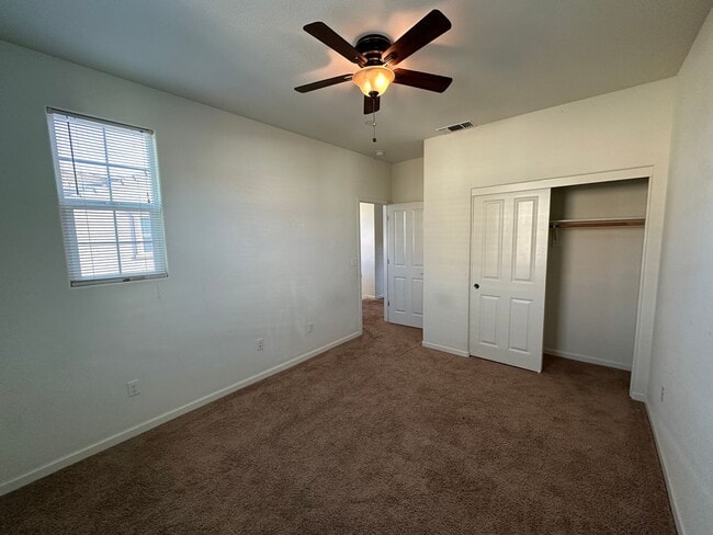 Building Photo - Beautiful 4 Bedroom, 3 Bath Mountain House Home