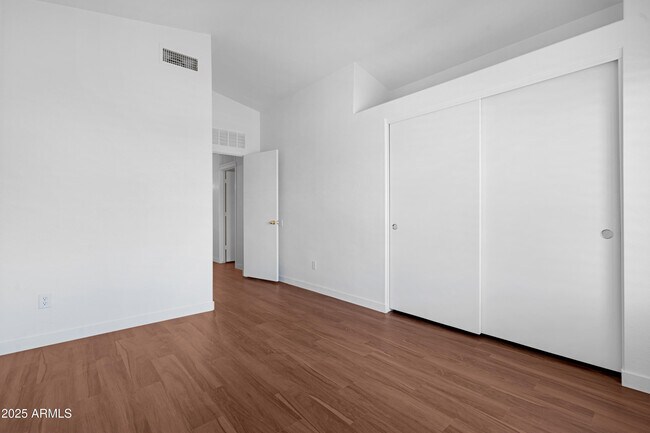 Building Photo - 8121 W Rue De Lamour