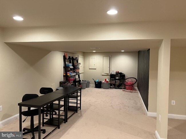 Building Photo - 8107 Kylemore Way