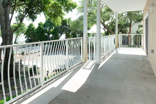 Building Photo - 113 Brooks St SE