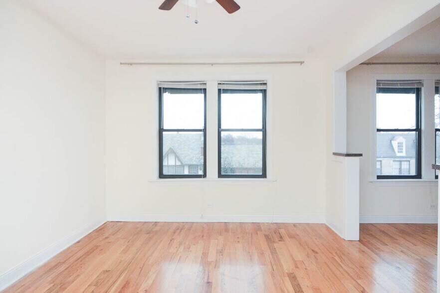 Building Photo - 385 Park Ave