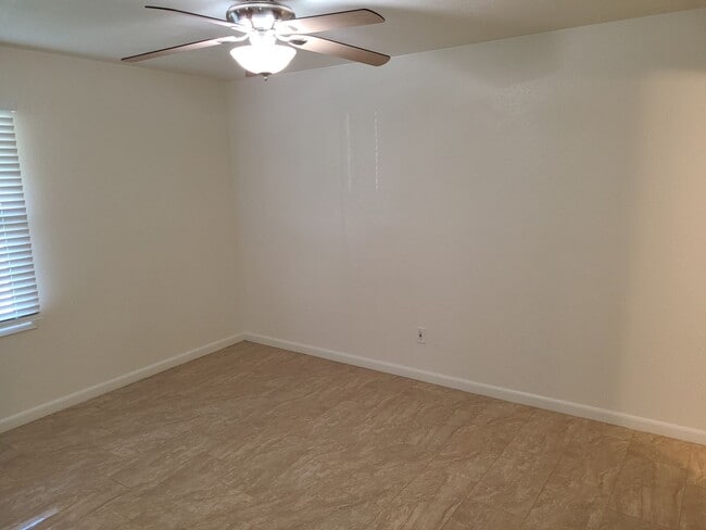 Building Photo - 851 Taft Ave