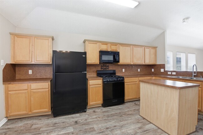 Building Photo - 2434 Montana Blue Dr
