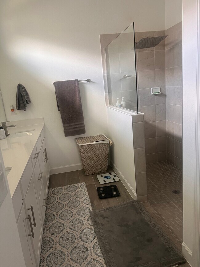 Building Photo - 15042 White Pearl Rd