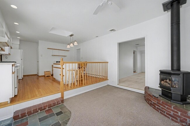 Building Photo - 22 7 Ave