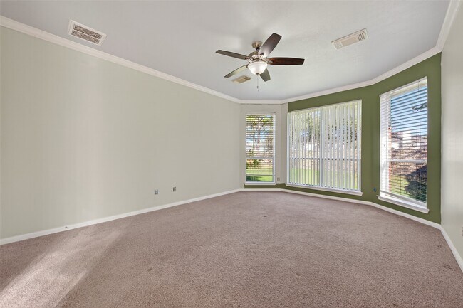 Building Photo - 23730 River Pl Dr