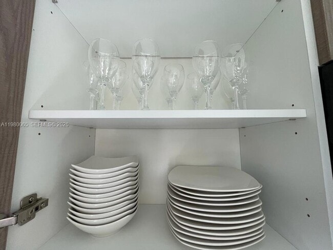 Building Photo - 302 NW 11th Ct