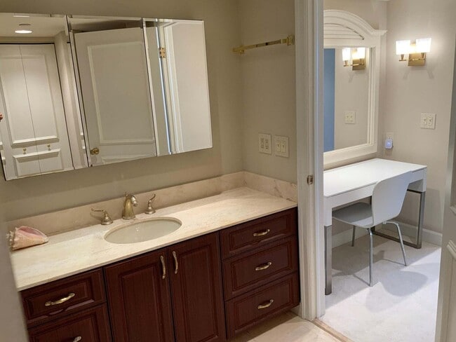 Building Photo - 4201 N Ocean Blvd