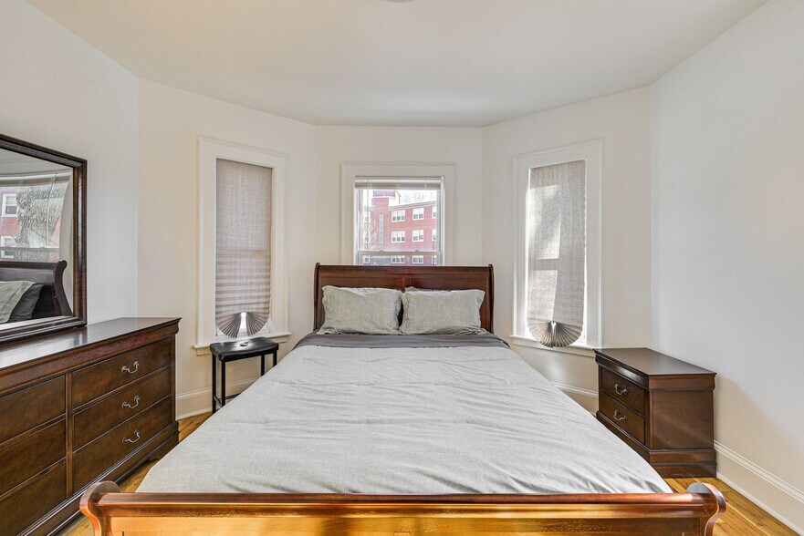 Building Photo - 139-141 Putnam Avenue-SI FL1-ID1546163P