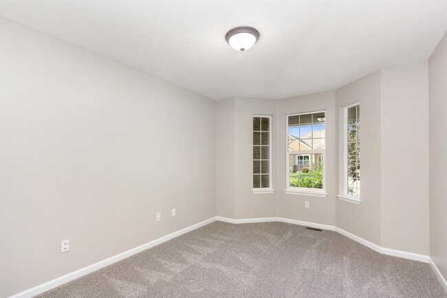 Building Photo - 8700 Triple Crown Dr