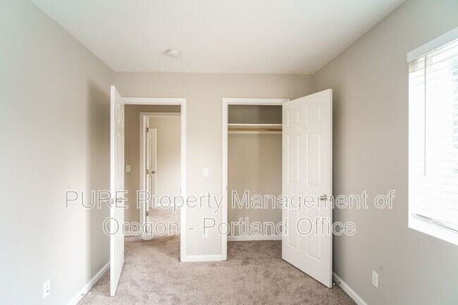 Building Photo - 10762 NE Prescott St