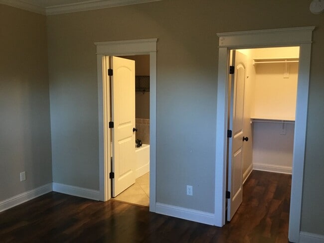 Building Photo - BEAUTIFUL HOME IN DAPHNE!