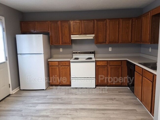 Building Photo - 1115 Crowne Pointe Dr