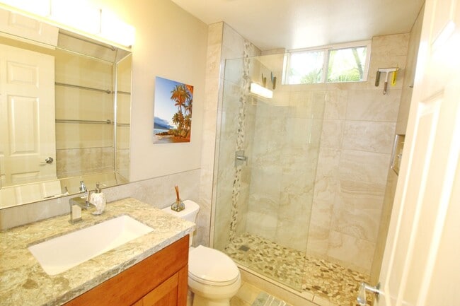 Building Photo - Beach Style 2 bed/2bath Luxury Condo - Finely Furnished - Steps from the Beach - Resort Amenities -