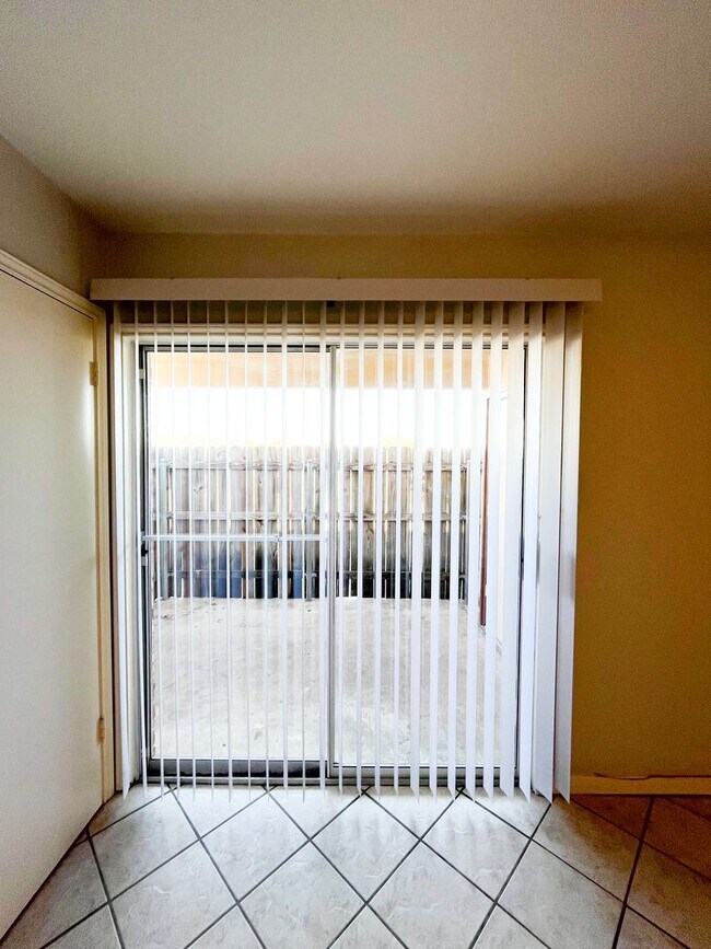 Building Photo - 2302 Wales Cir