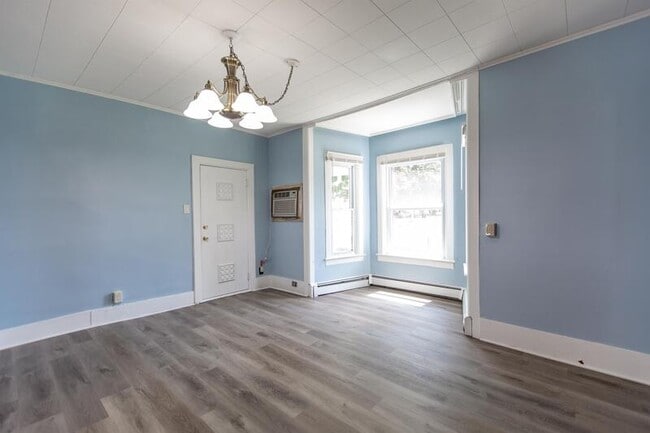 Building Photo - 725 7th Ave SE