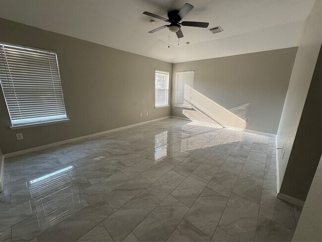 Building Photo - 2730 Coyote Trail Dr