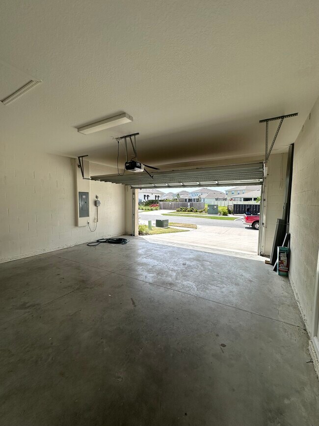 Building Photo - 112 Mangrove Manor Dr