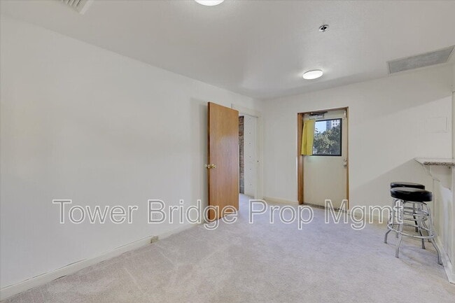 Building Photo - 122 I St