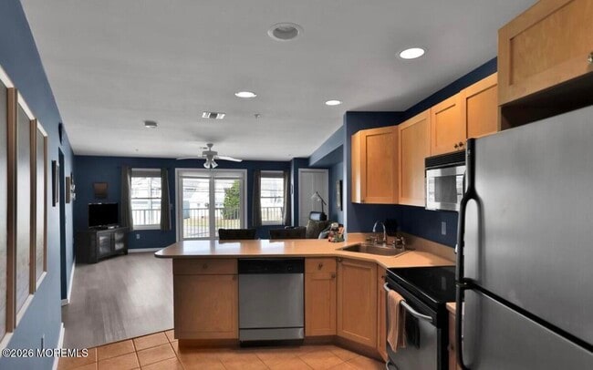 Building Photo - 1810 Central Ave