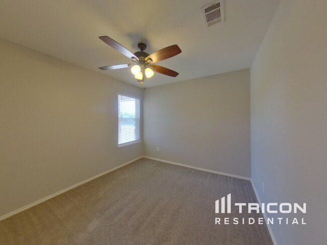 Building Photo - 9600 Orinda Dr