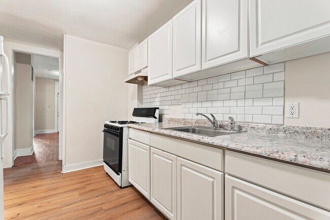 Building Photo - 730 Linnard St