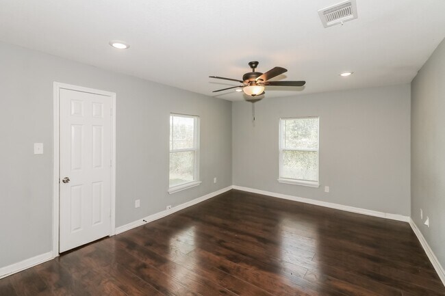 Building Photo - 11215 Munn St