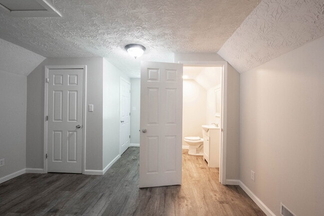 Building Photo - "Spacious 4-Bedroom Gem with 2 Full Baths ...
