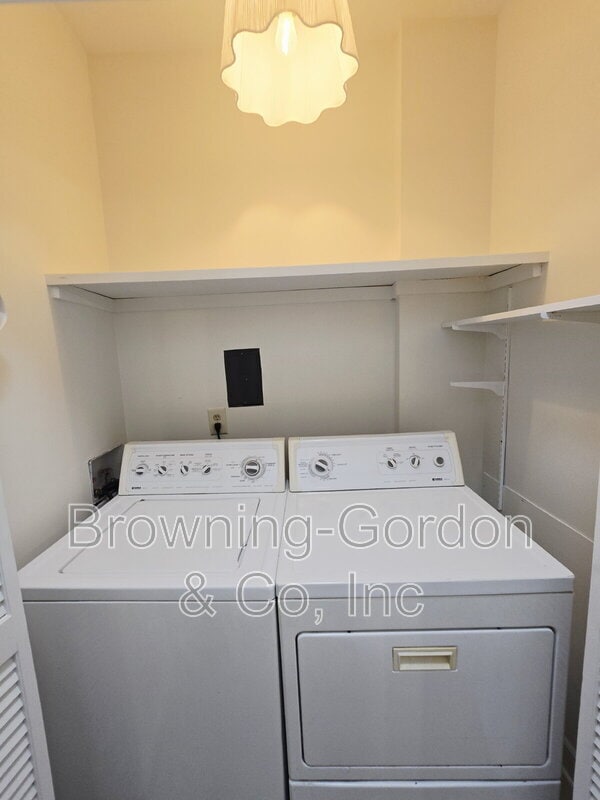 Building Photo - 503 Sloan Rd