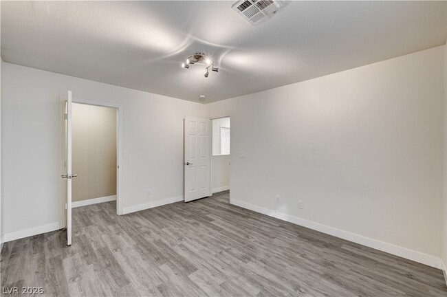 Building Photo - 1602 Coyote Run Dr