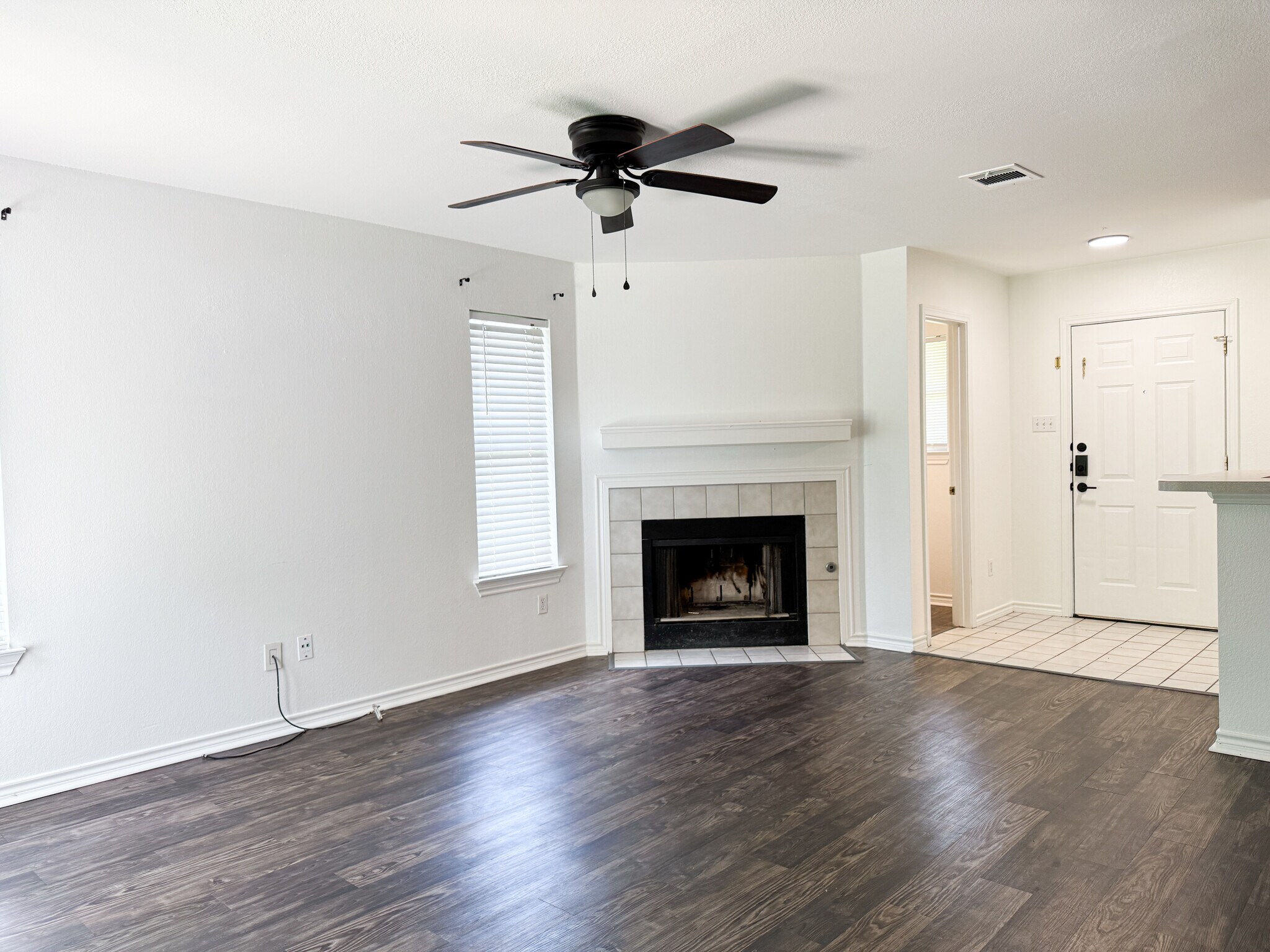Building Photo - 2902 Kestrel Dr
